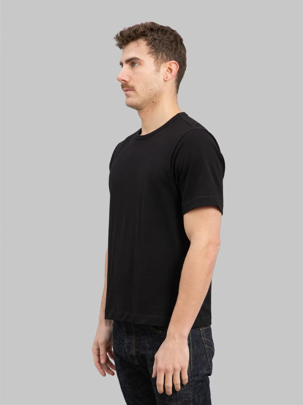 Merz b. Schwanen 2M15C Sturdy Jersey 6.8oz Crewneck Cropped Classic Fit T-Shirt Deep Black - Image 3