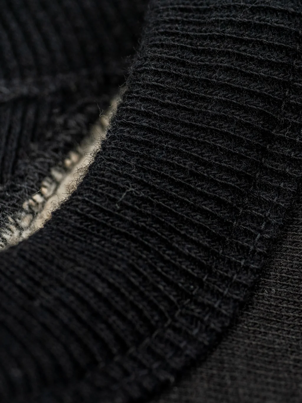 UES New Purcara Sweatshirt Black - Image 10