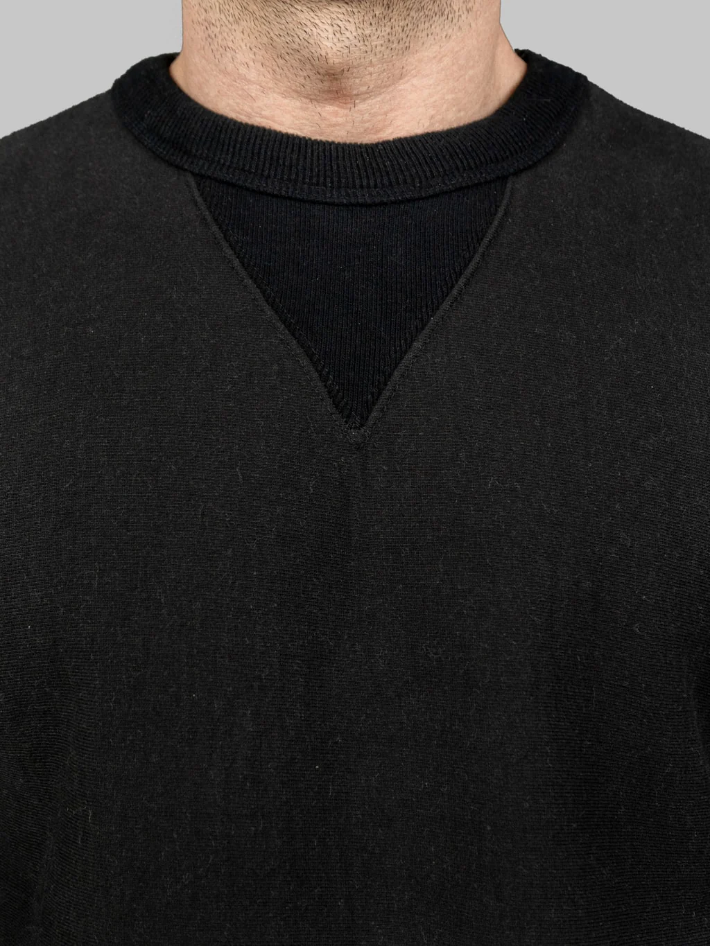 UES New Purcara Sweatshirt Black - Image 4