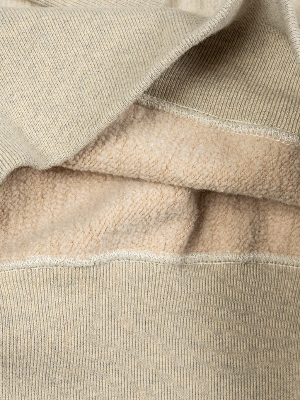 UES New Purcara Sweatshirt Oatmeal - Image 12