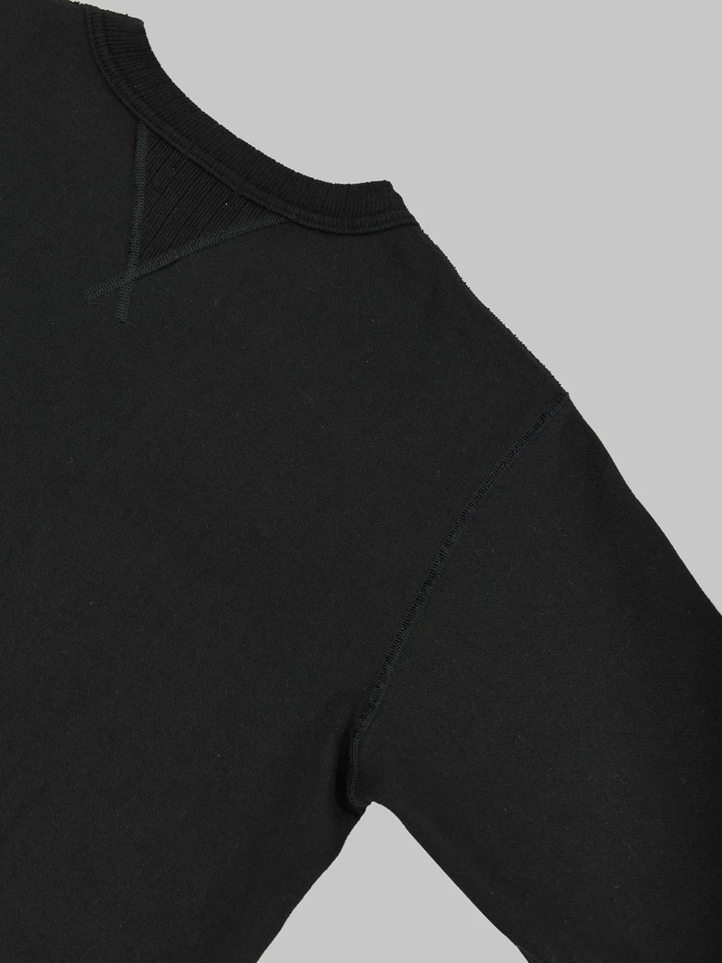 Whitesville Loopwheel Sweatshirt Black - Image 9